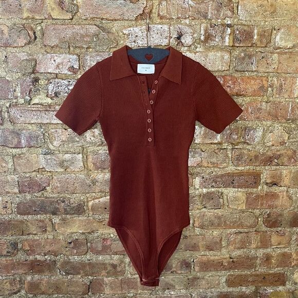 Every—Brown/Burgandy rich color. Ribbed Body Suit NWOT. Staple piece to wardrobe - Picture 3 of 4